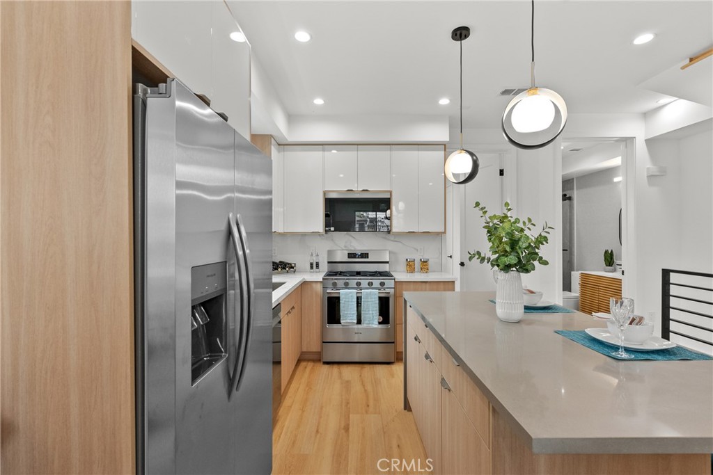 201 S Westlake Ave Unit #203