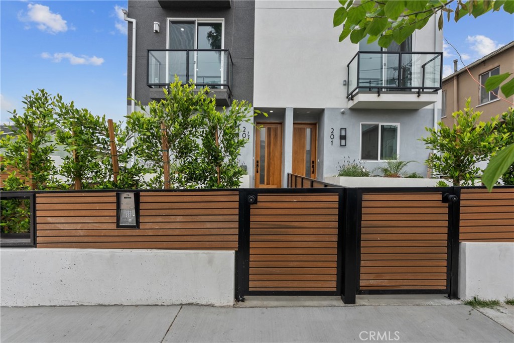 201 S Westlake Ave Unit #203