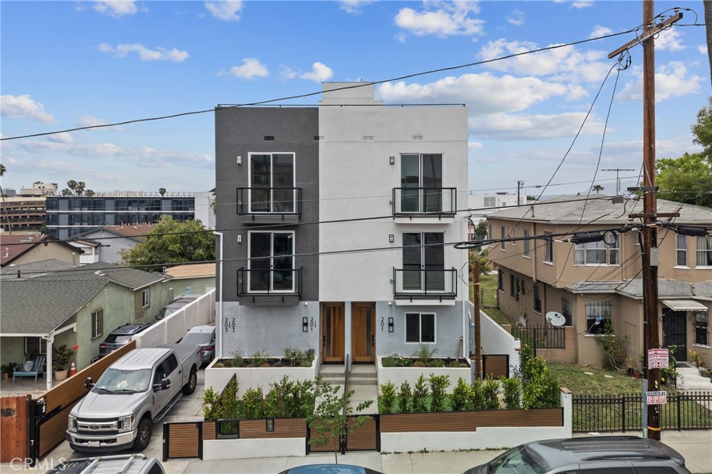 201 S Westlake Ave Unit #203