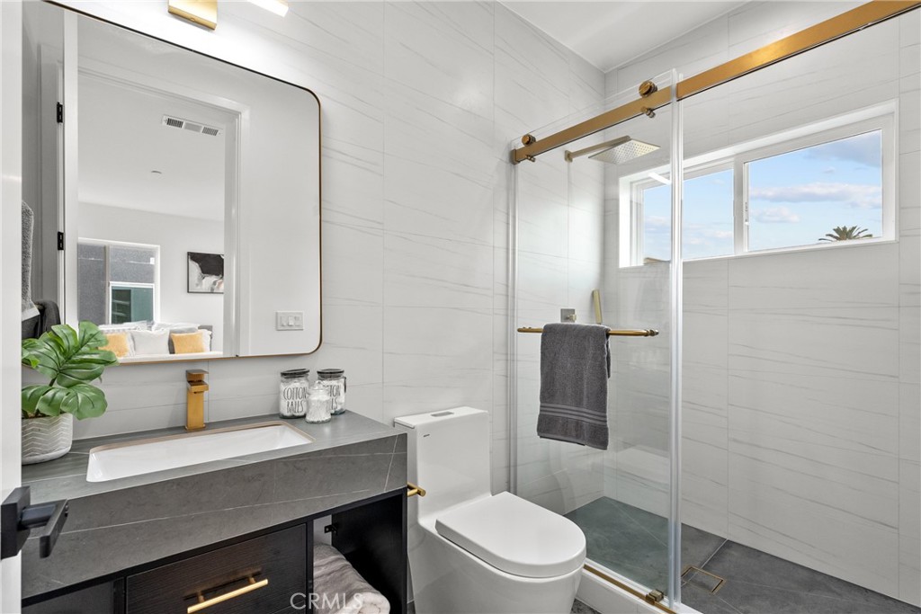 201 S Westlake Ave Unit #203