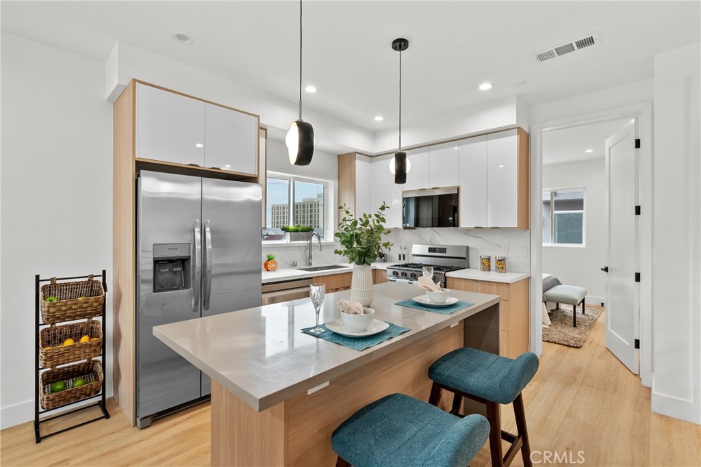 201 S Westlake Ave Unit #203