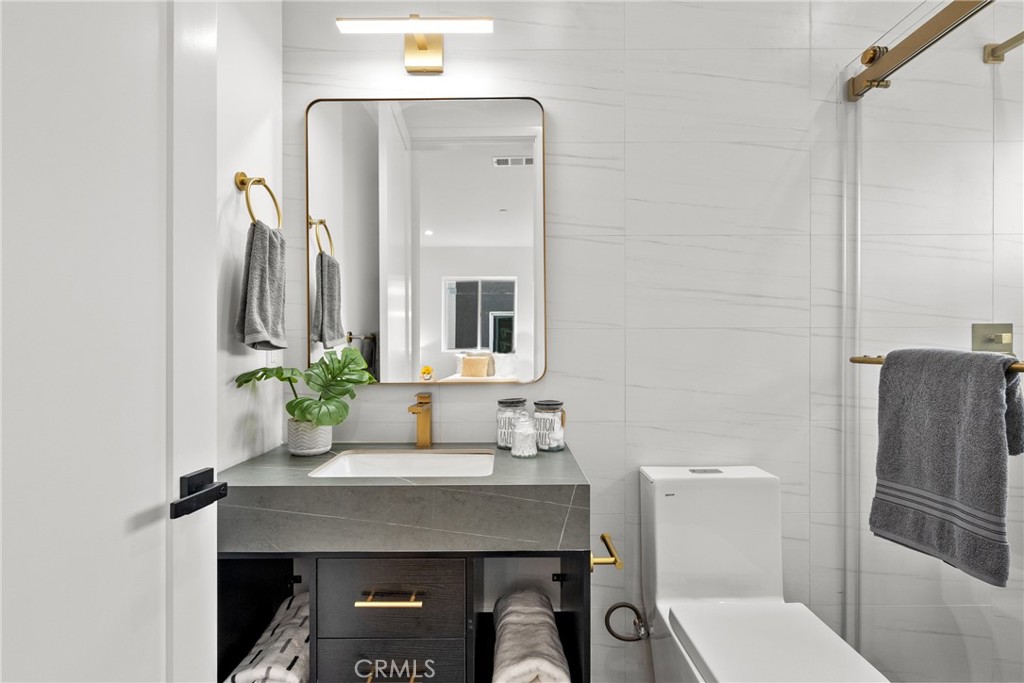201 S Westlake Ave Unit #203