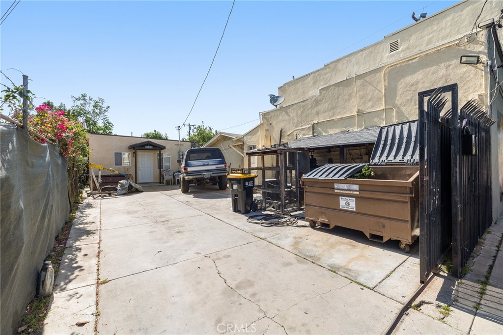 601 S Record Avenue