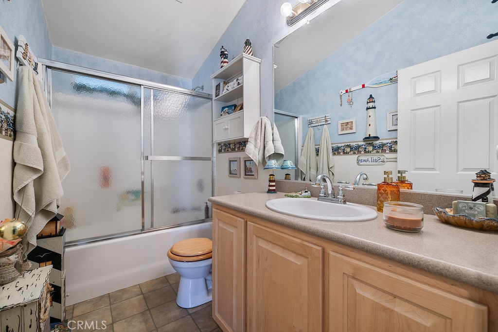 25636 W Avenue B8
