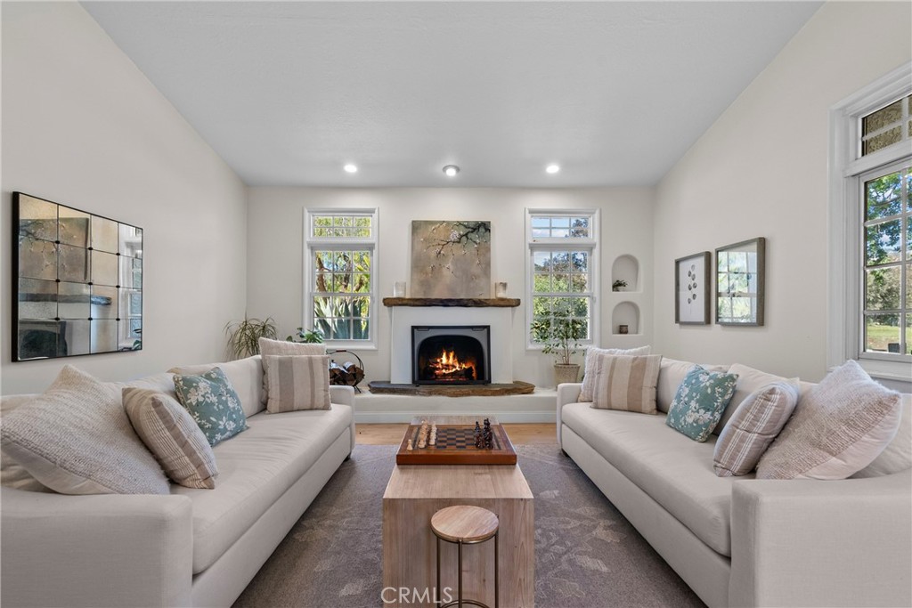 25174 Mulholland Highway