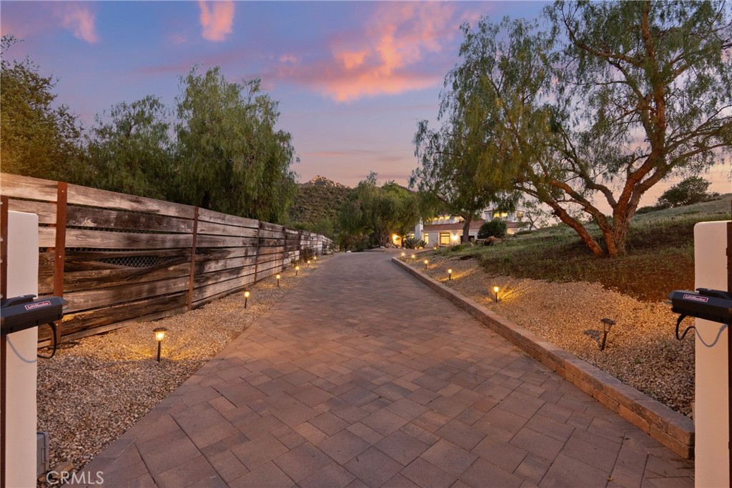 25174 Mulholland Highway