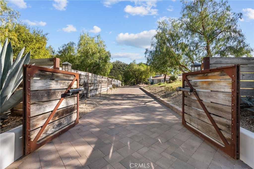 25174 Mulholland Highway