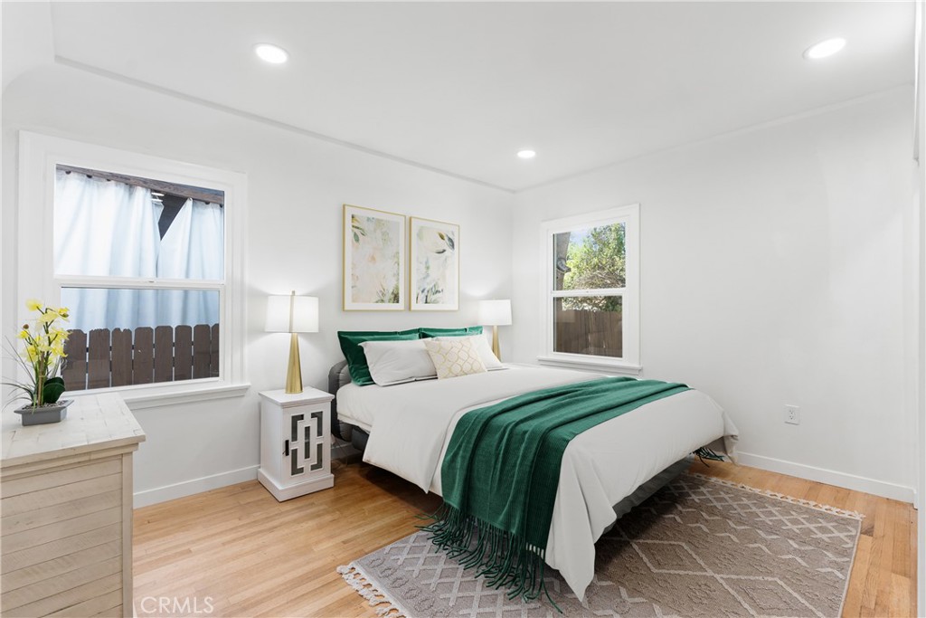 832 W 95th Street