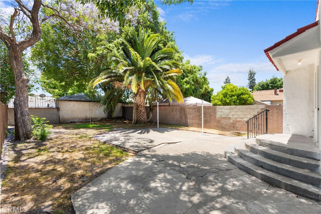 832 W 95th Street