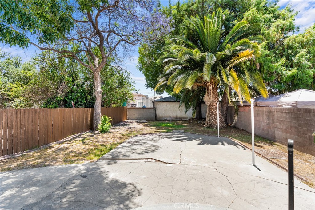 832 W 95th Street