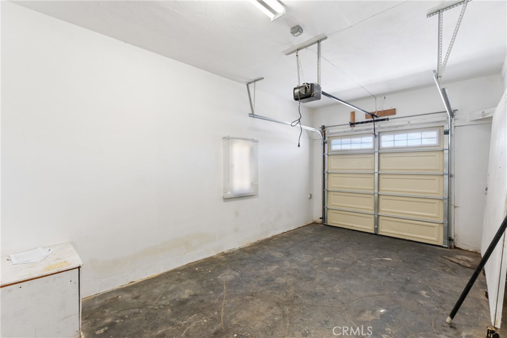 832 W 95th Street