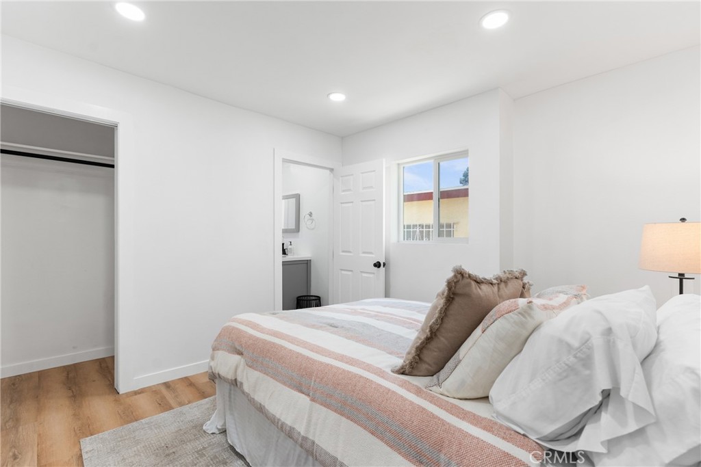 832 W 95th Street