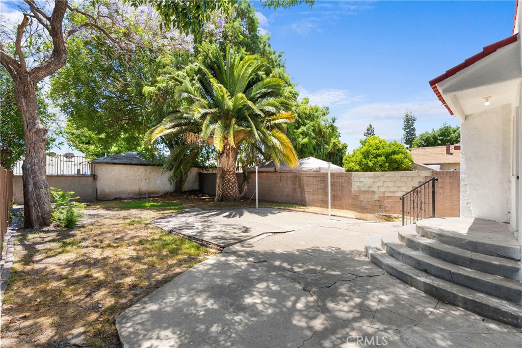 832 W 95th Street