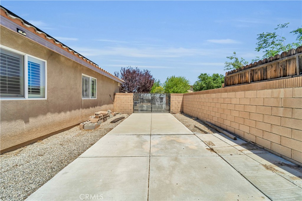 43627 Rialto Drive