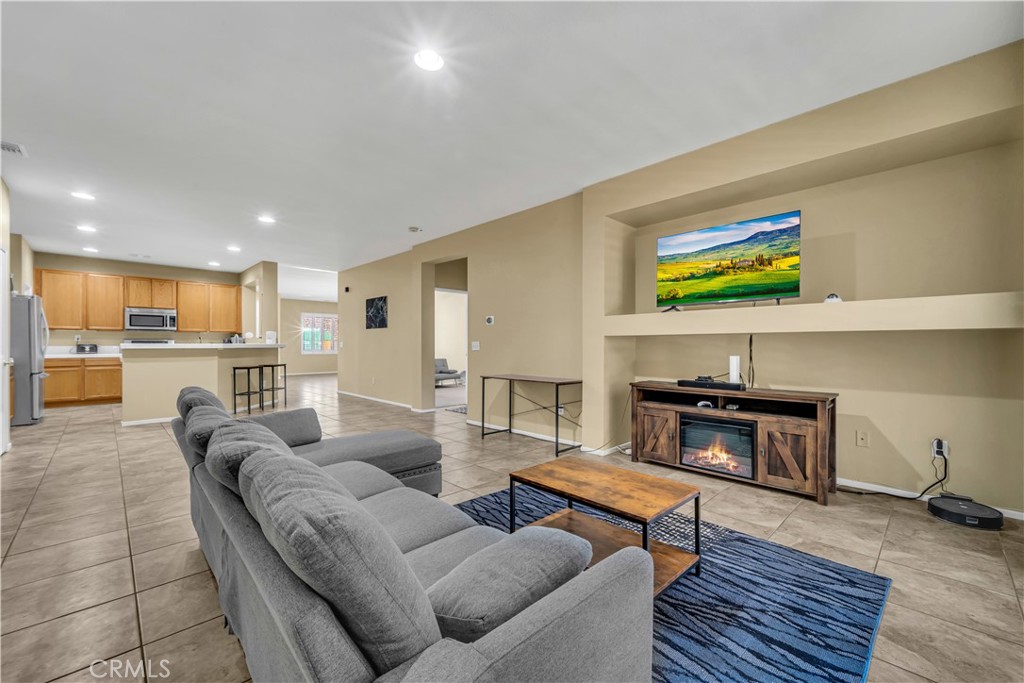 43627 Rialto Drive