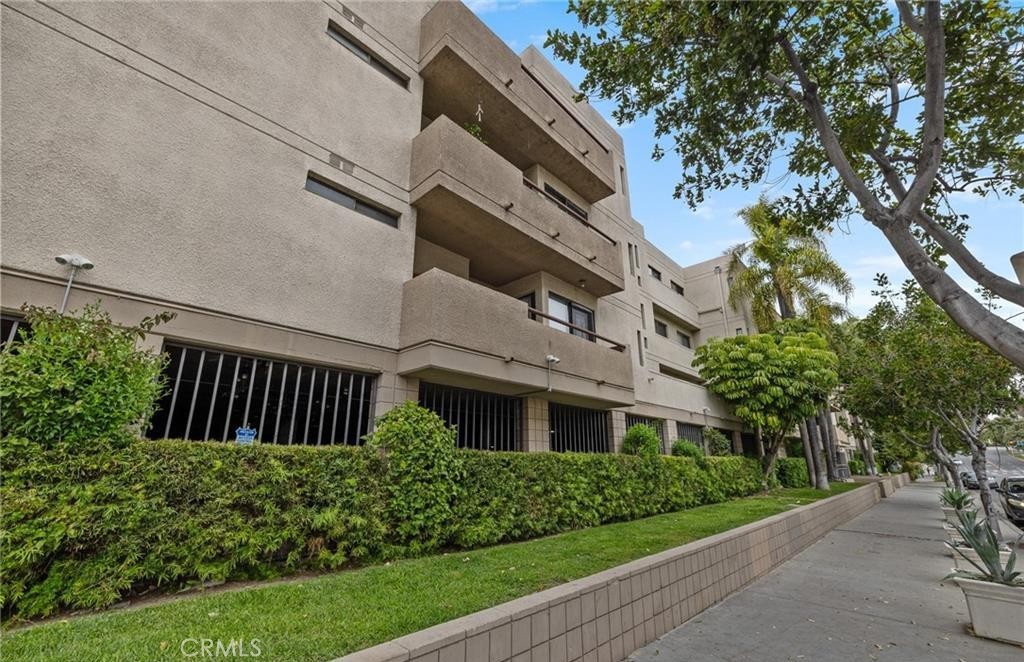 435 S Virgil Avenue 225