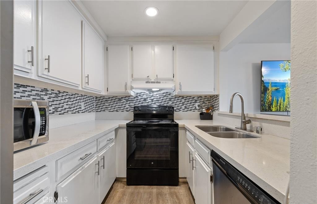 435 S Virgil Avenue 225