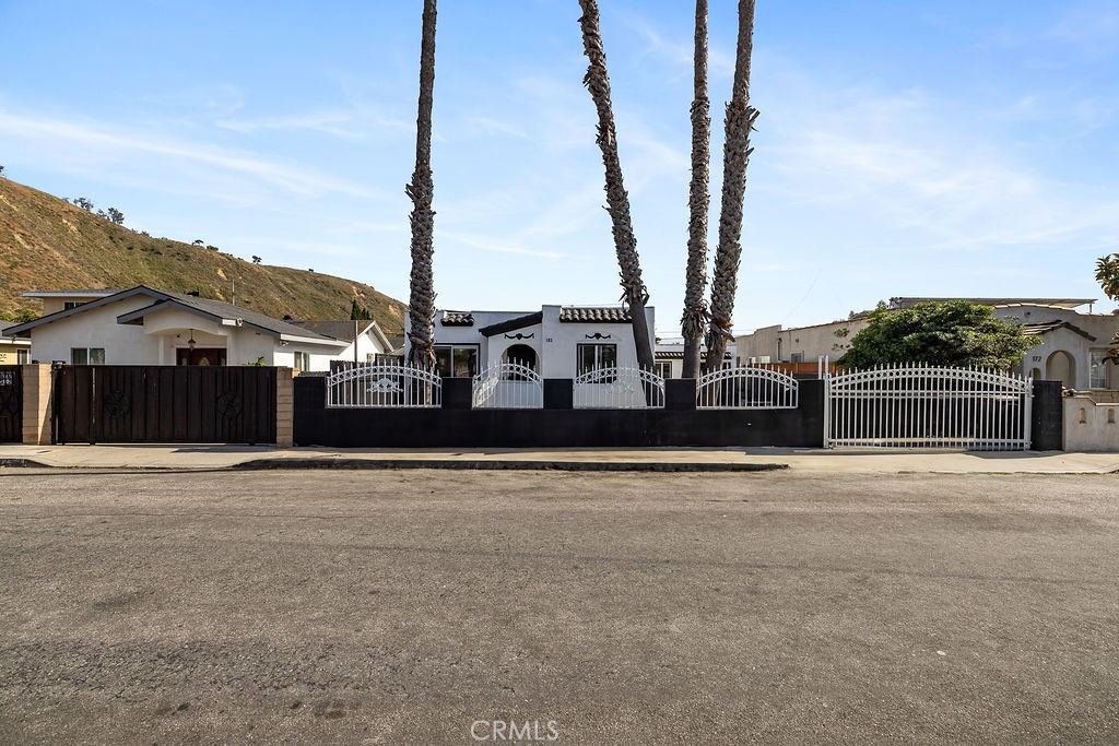182 E MacFarlane Drive