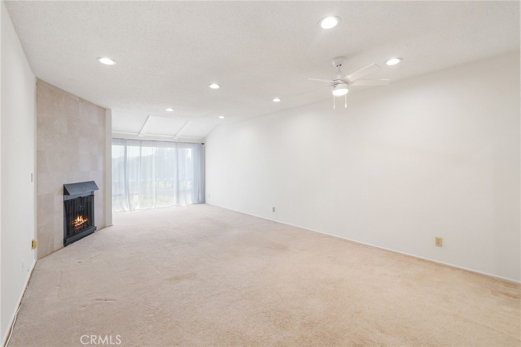 12830 Burbank Boulevard 320