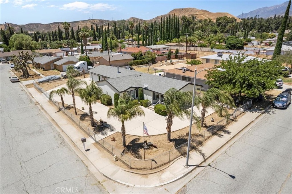 1225 N Alessandro Street