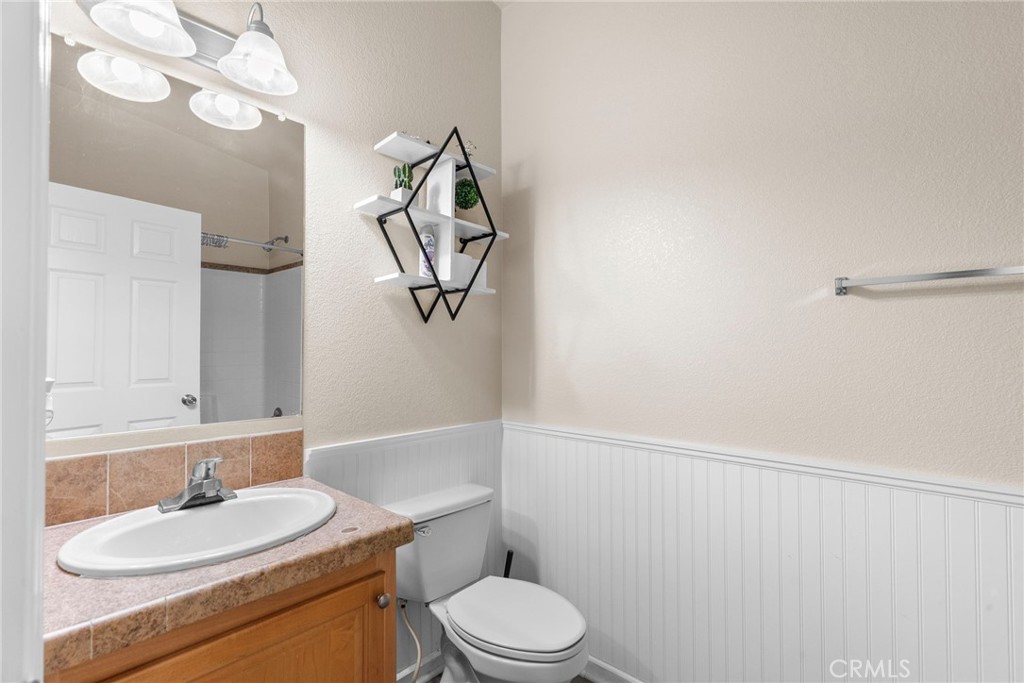 11401 Topanga Canyon Boulevard 35