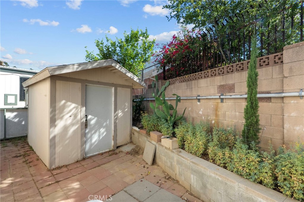 11401 Topanga Canyon Boulevard 35