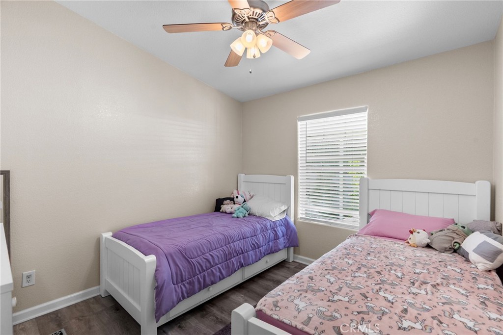 11401 Topanga Canyon Boulevard 35