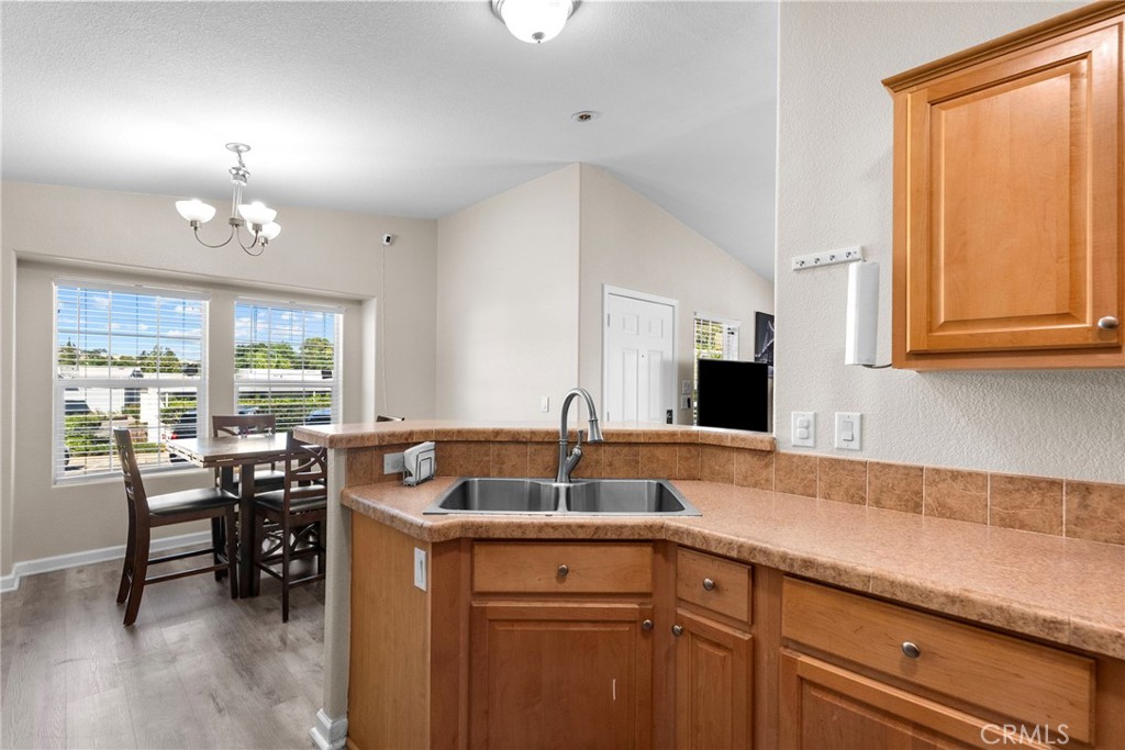 11401 Topanga Canyon Boulevard 35