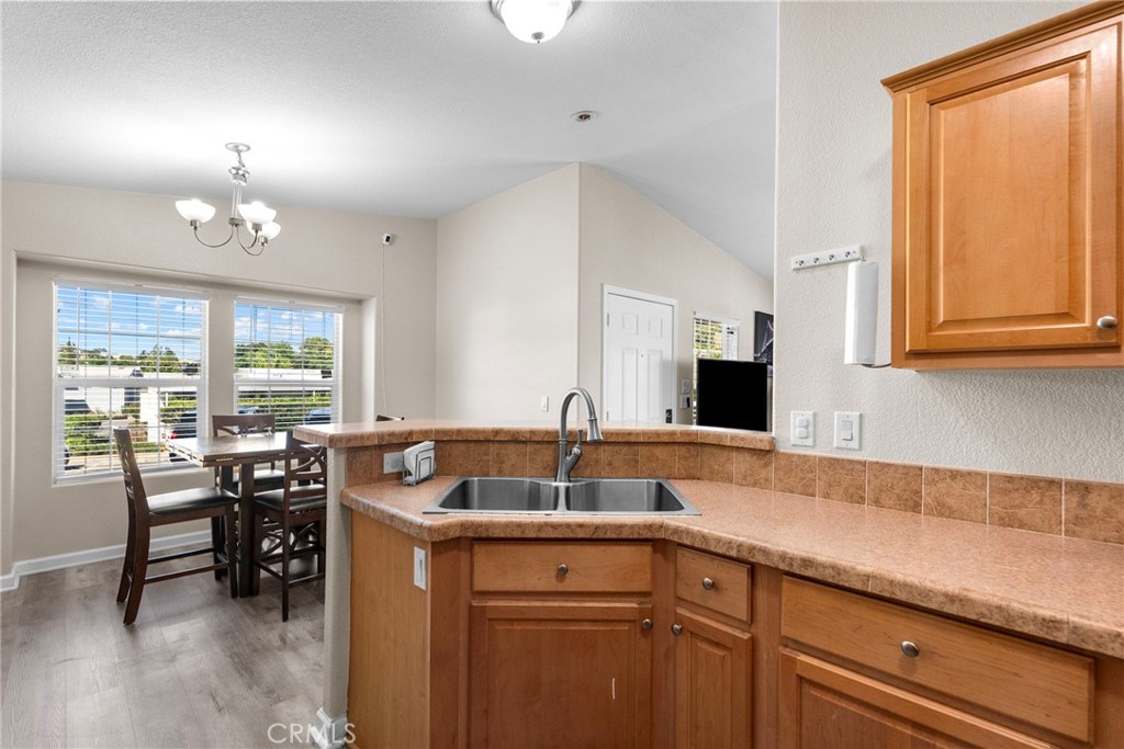 11401 Topanga Canyon Boulevard 35