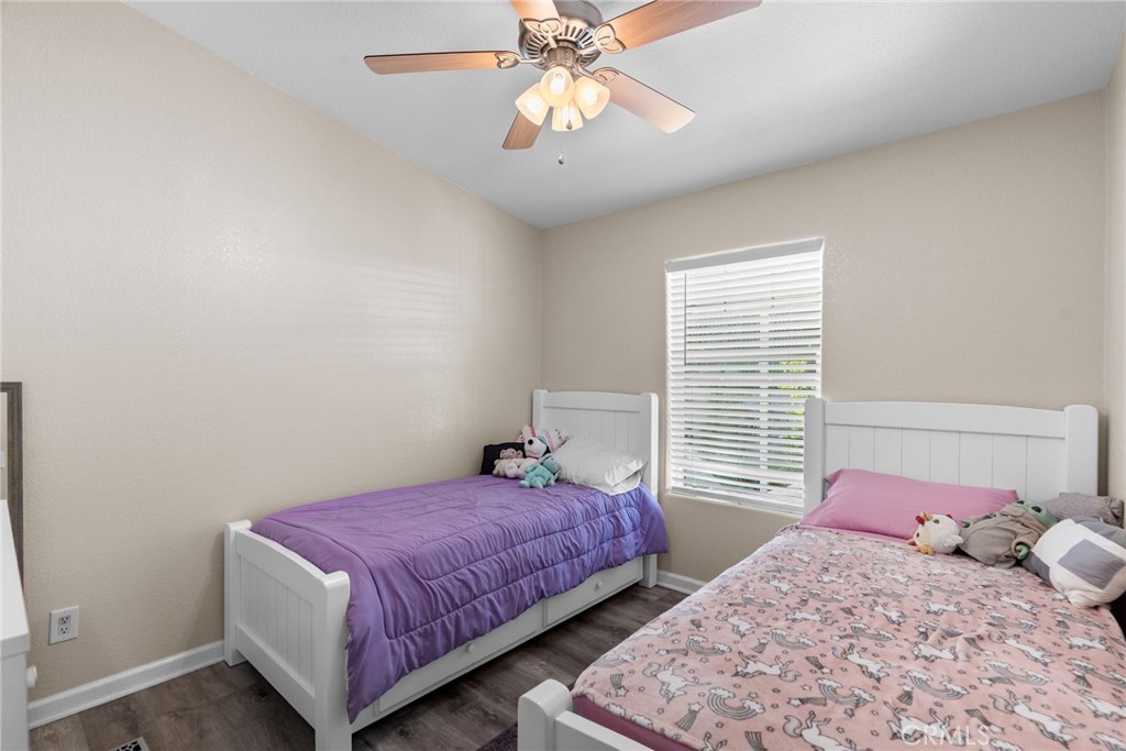 11401 Topanga Canyon Boulevard 35