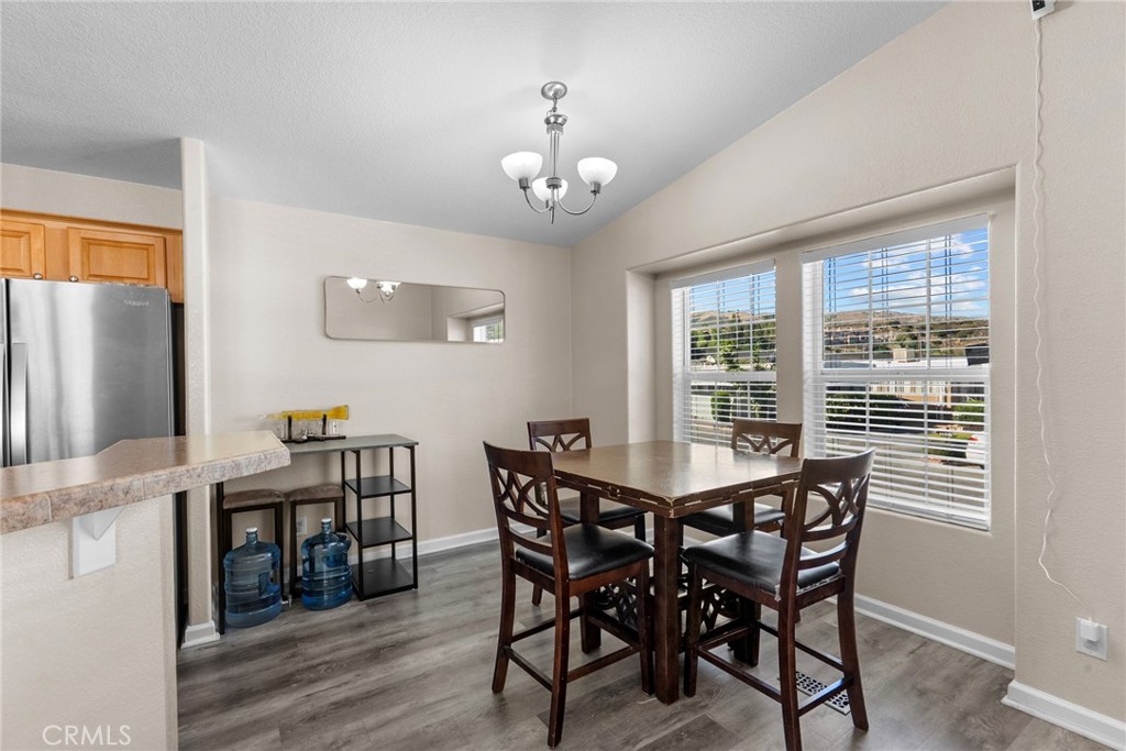 11401 Topanga Canyon Boulevard 35