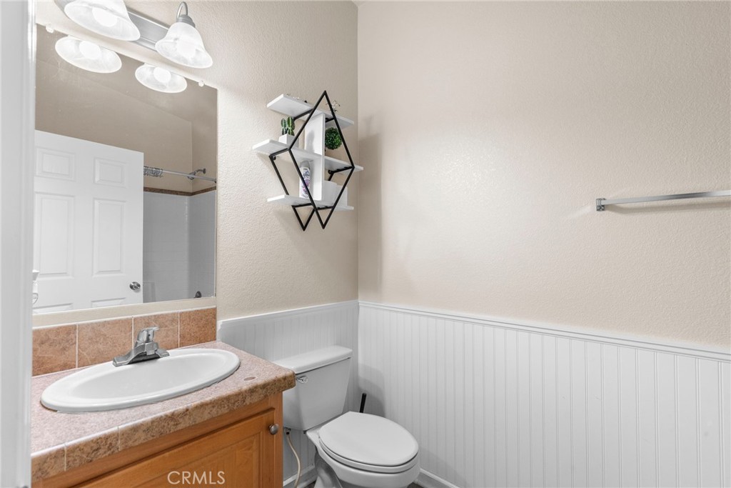 11401 Topanga Canyon Boulevard 35