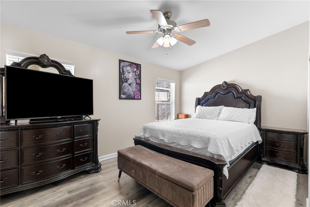 11401 Topanga Canyon Boulevard 35