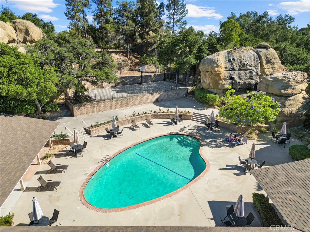 11401 Topanga Canyon Boulevard 35