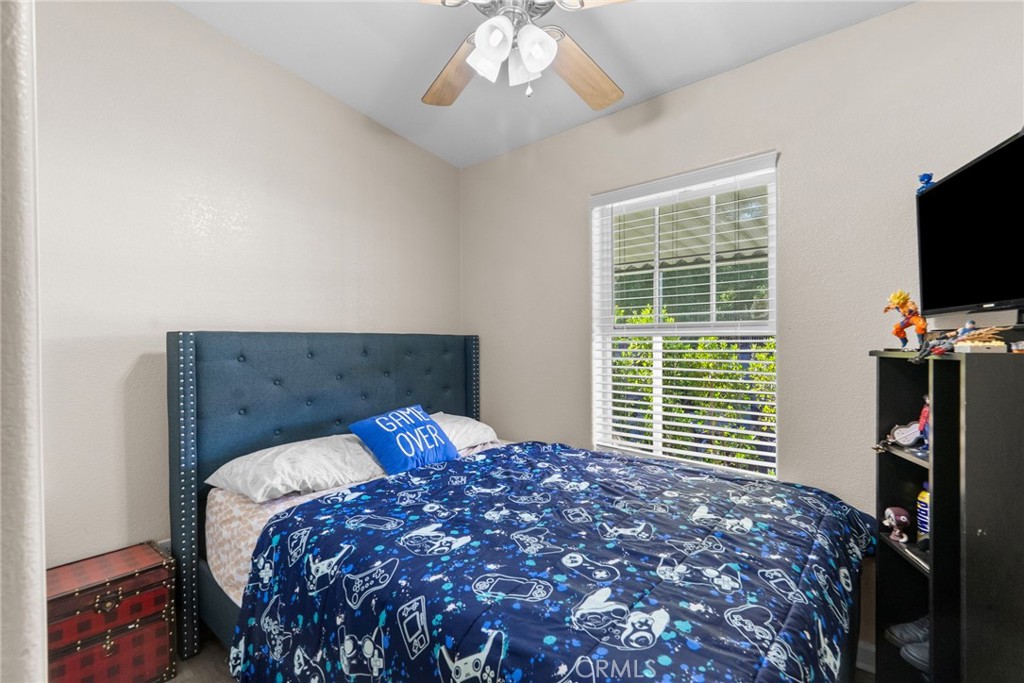 11401 Topanga Canyon Boulevard 35