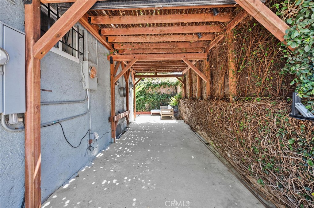 865 N El Centro Avenue