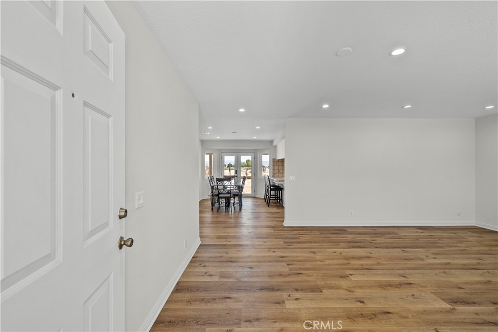 8558 W Avenue E8
