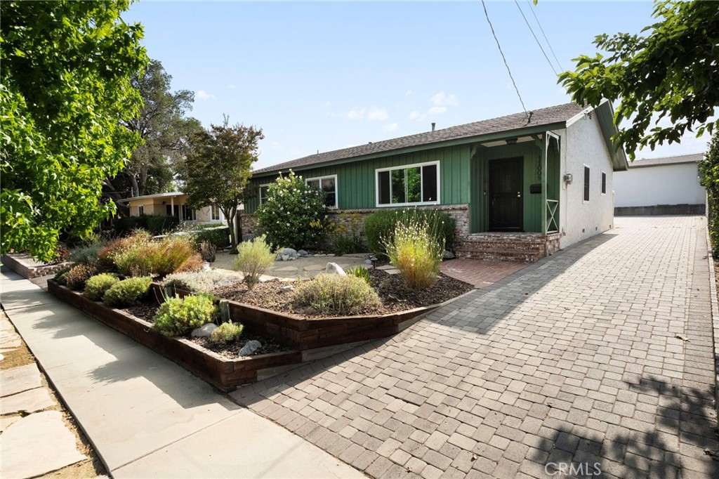 11008 Quill Avenue