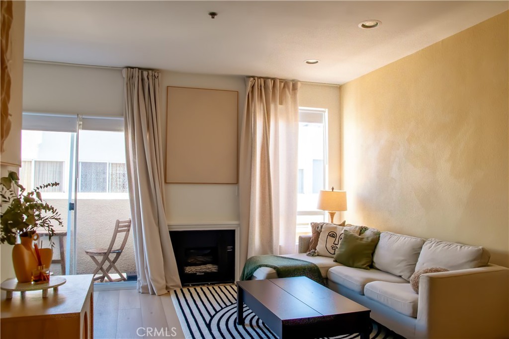 19350 Sherman Way 338