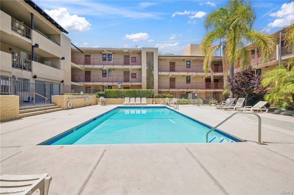 17000 Burbank Boulevard 313