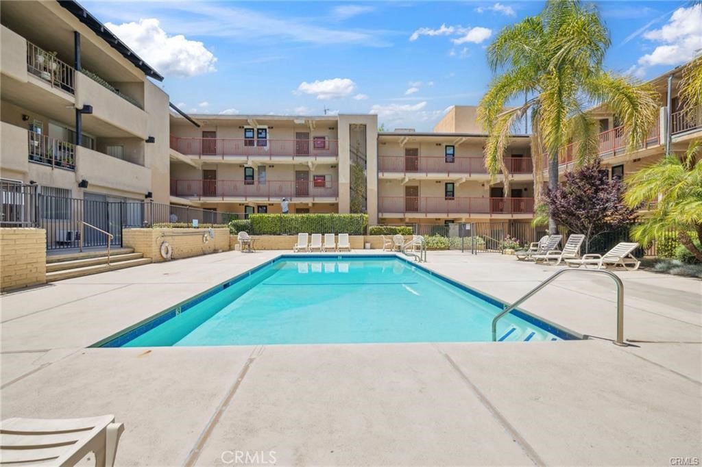 17000 Burbank Boulevard 313