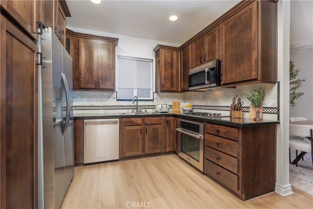4424 Whitsett Avenue 113
