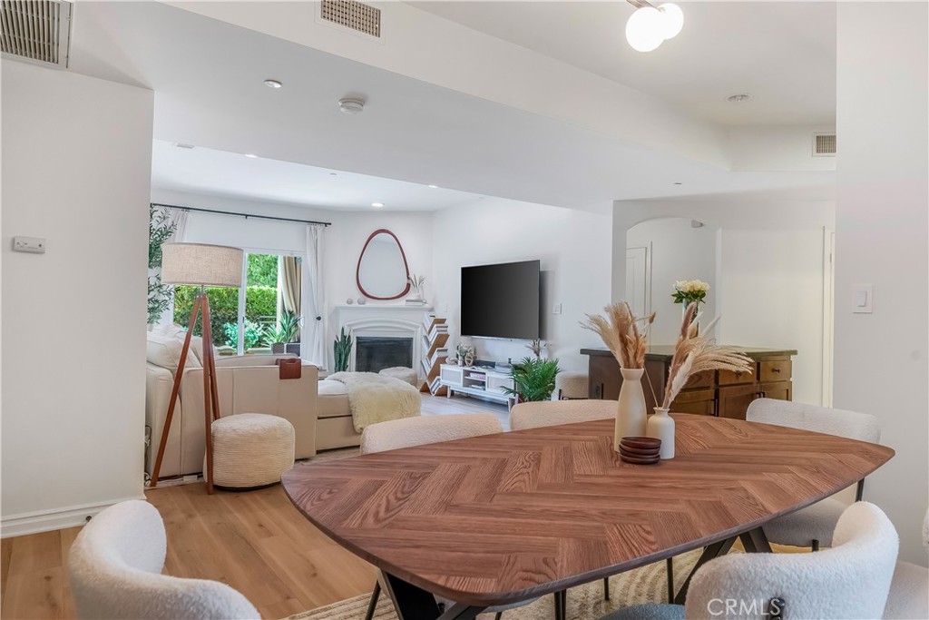 4424 Whitsett Avenue 113
