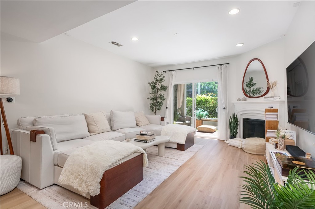 4424 Whitsett Avenue 113