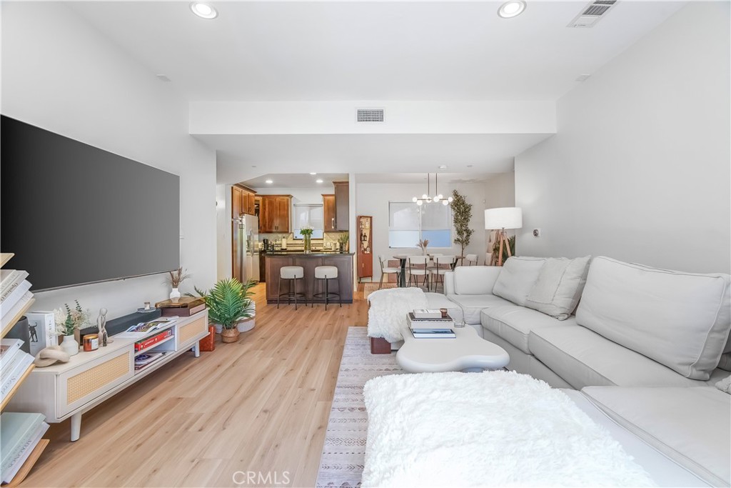 4424 Whitsett Avenue 113