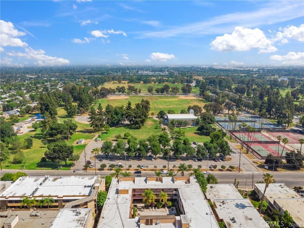17000 Burbank Boulevard 209