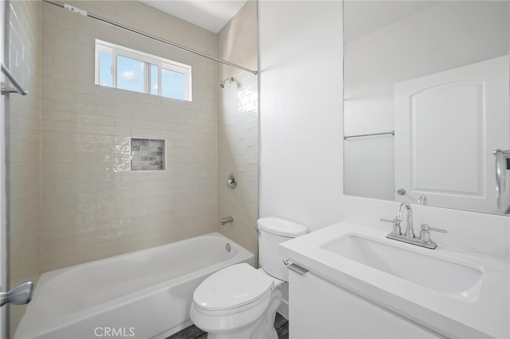 532 W Vernon Avenue