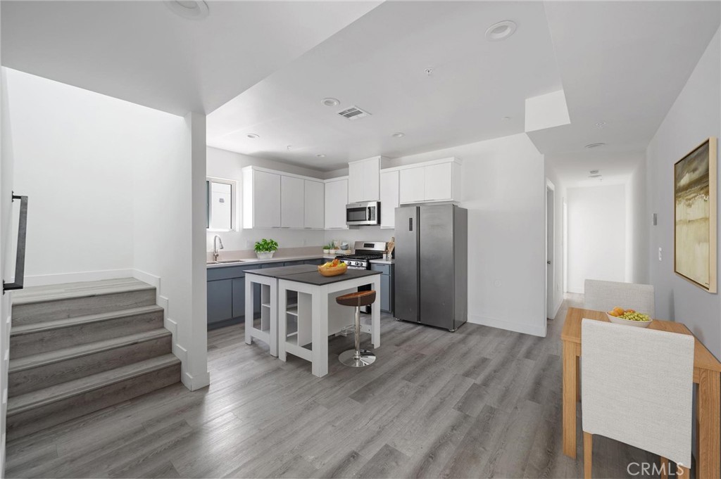 532 W Vernon Avenue