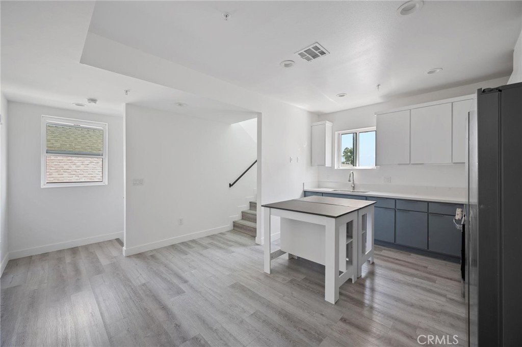 532 W Vernon Avenue