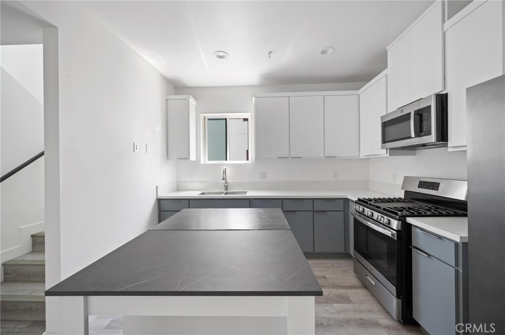 532 W Vernon Avenue